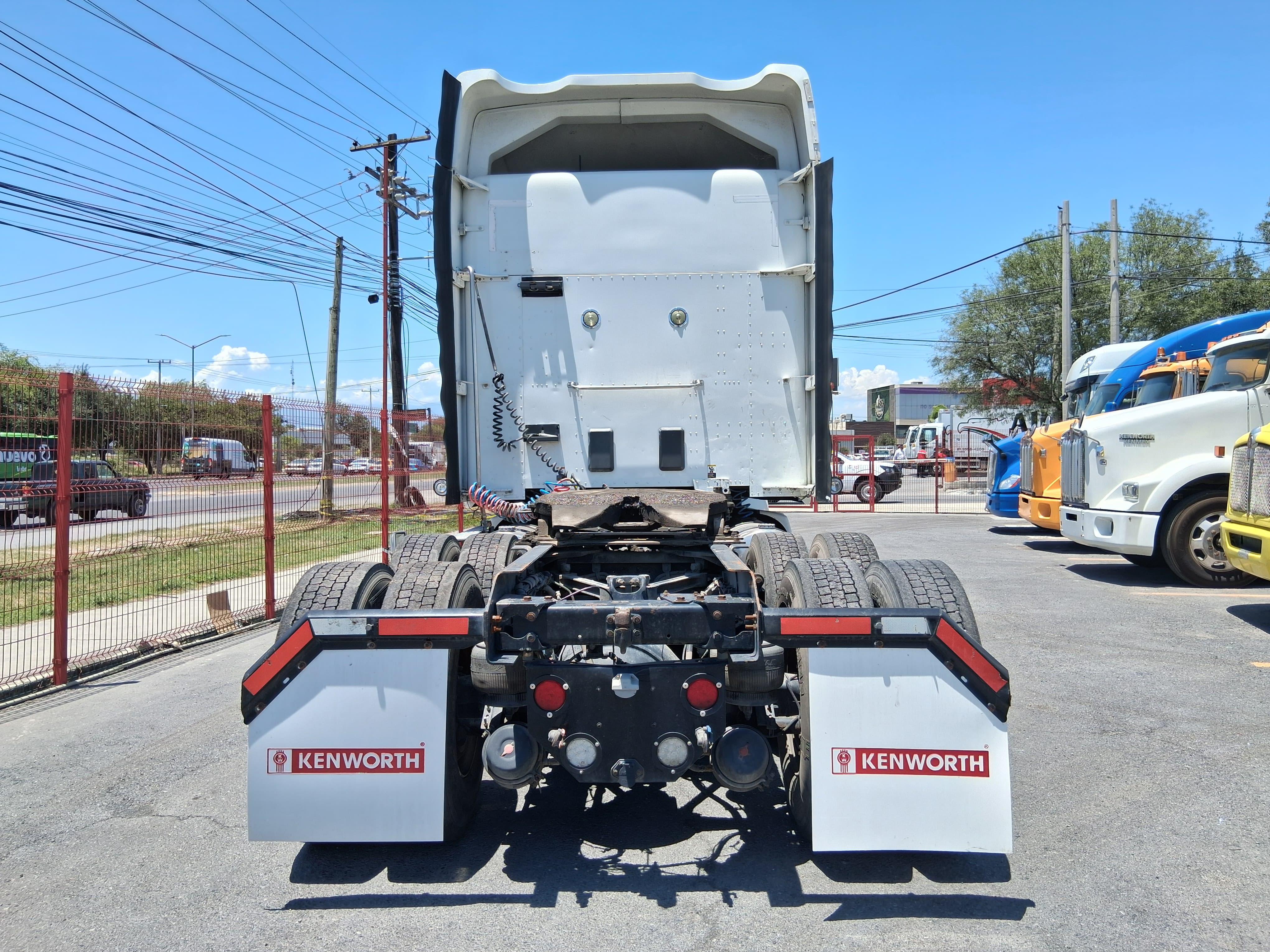 Kenworth T680 MX13 Paccar